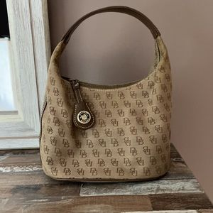 Vintage Dooney & Bourke small hobo bag excellent condition